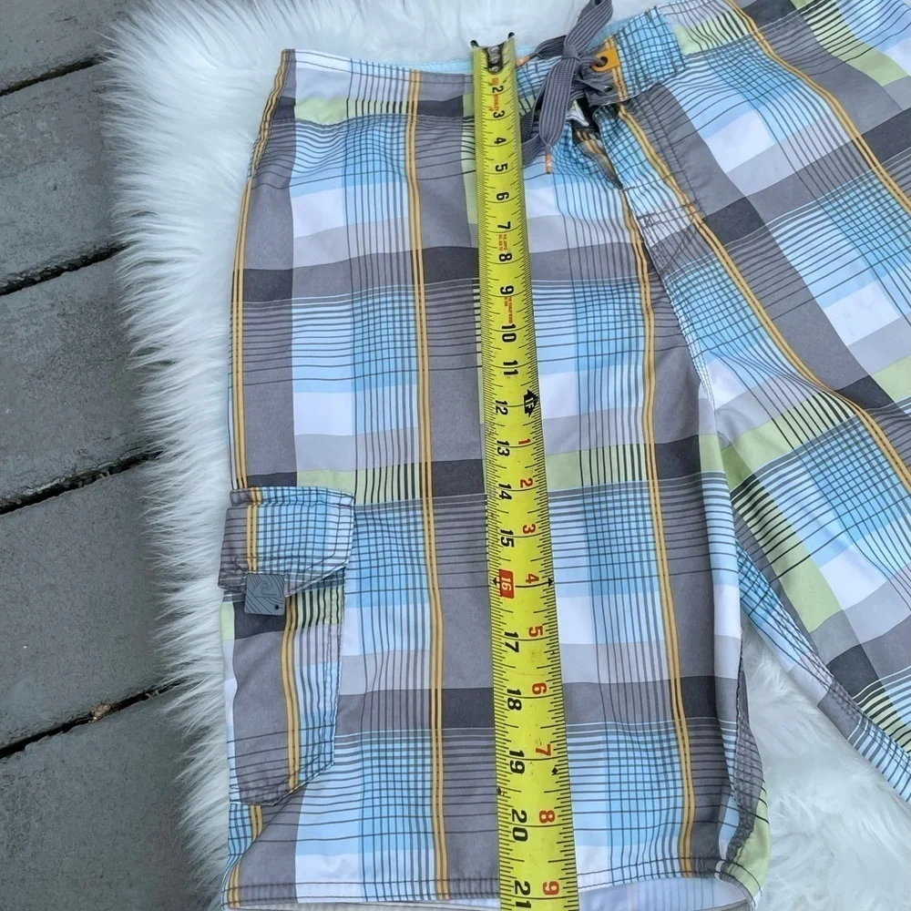 Quiksilver Board Shorts Mens - size 30
